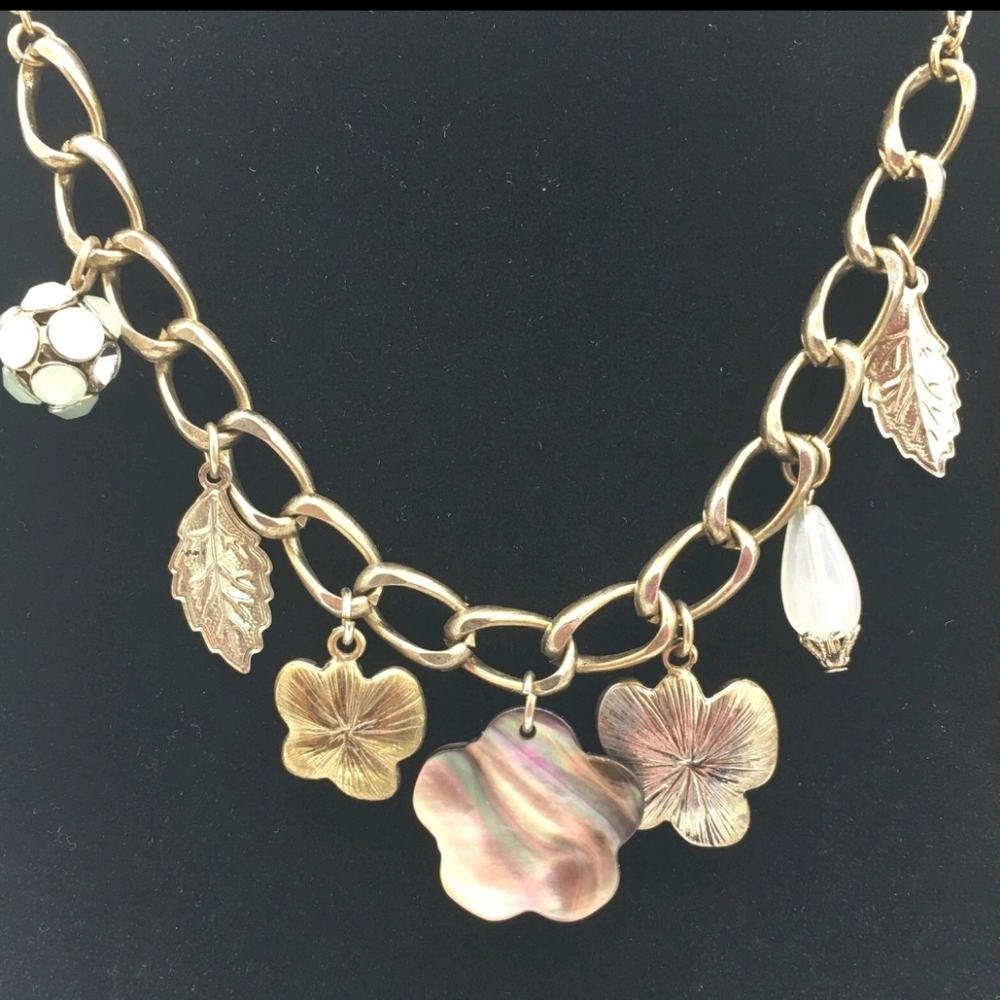 Cookie Lee Charm Necklace – Silver Tone with Leaf & Flower Charms EXC - Picture 2 of 11